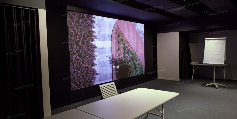 LED экран, конференц-зал группы компаний «Атлас Девелопмент»