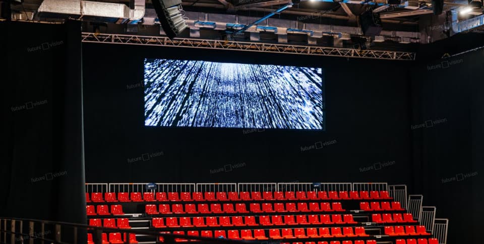 Два светодиодных экрана «Сахалин Арены»